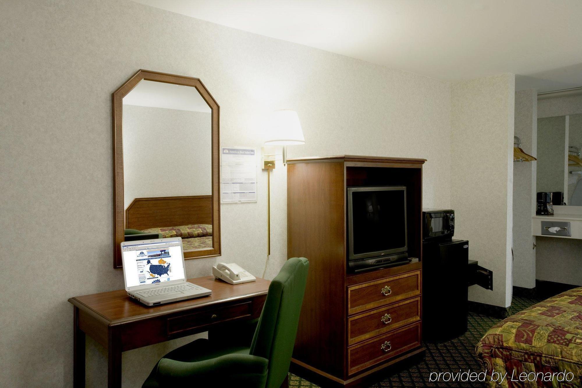 Americas Best Value Inn San Jose Convention Center Bilik gambar